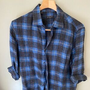 Saks Fifth Ave. L/S, medium modern fit, 100% soft midweight linen.